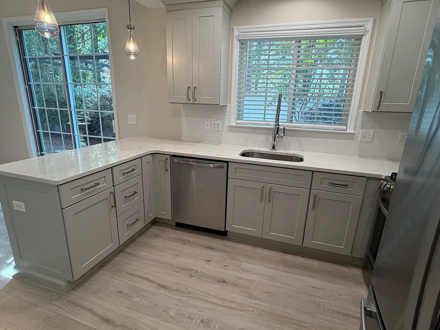3 bed, 2.5 bath, 1386 sqft, $2,300 — Photo 4