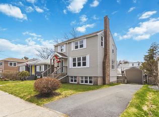 3188 Hemlock St, Halifax, NS B3L 4B6