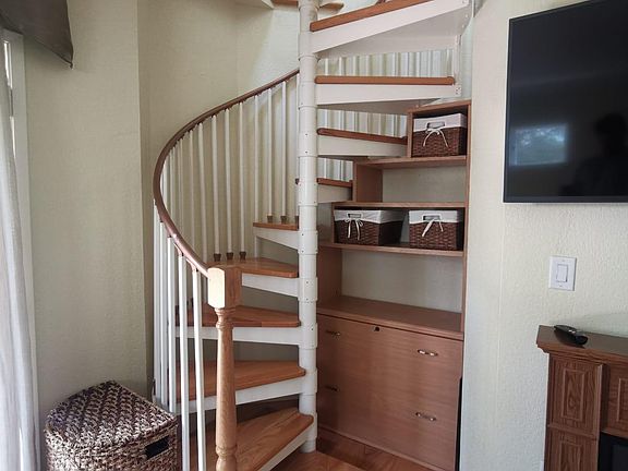 3rd image of 115 Prindiville Ct #2