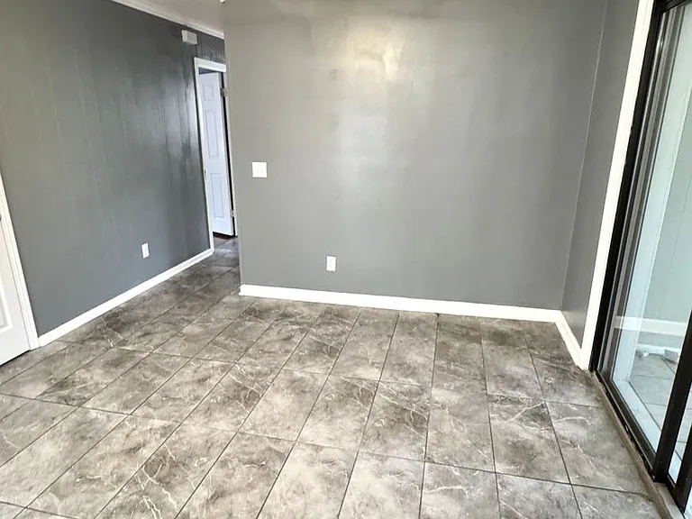 304 Azalea Dr — Photo 8