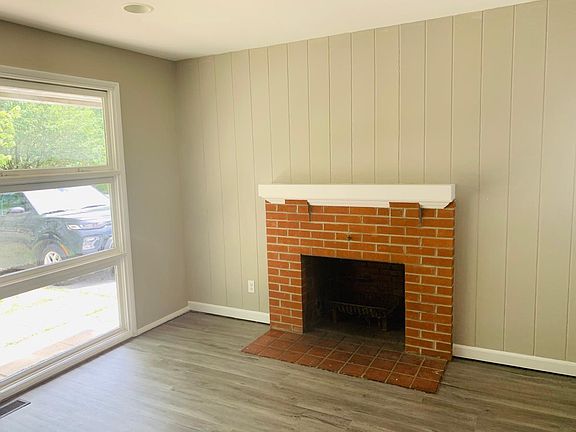 2nd image of 1335 Elderwood Ave