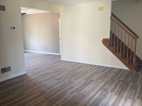 3rd image of 403 Cindy Dr