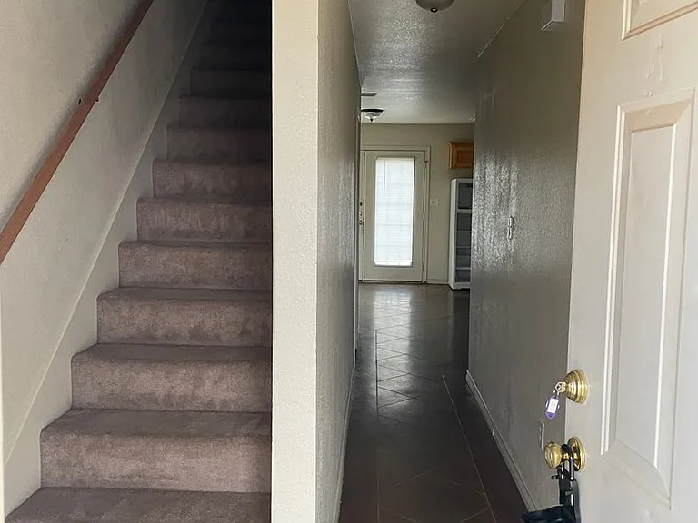 2419 Church St — Photo 2