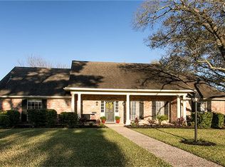 18611 Point Lookout Dr, Houston, TX 77058