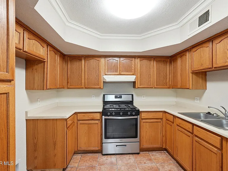 7536 Le Conte Dr — Photo 9