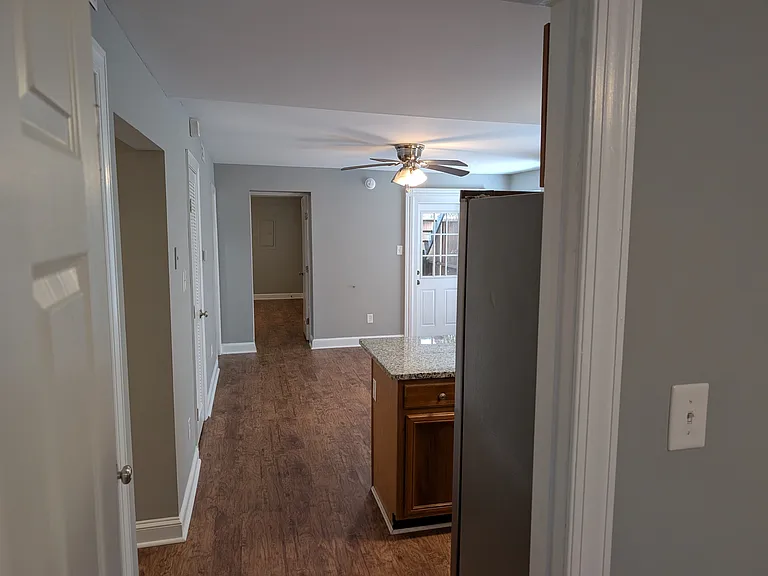 2115 E Marshall St #B — Photo 13