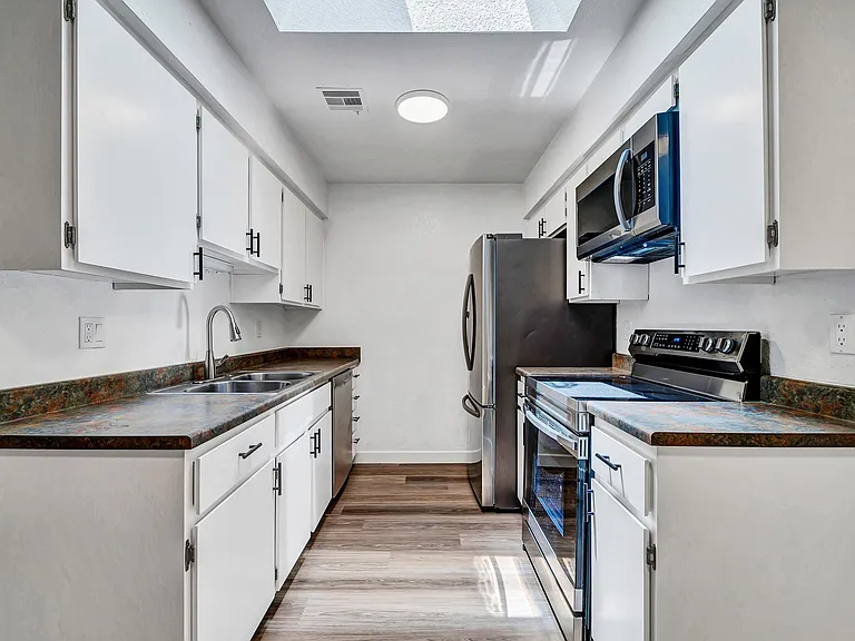 317 W Hononegh Dr #7 — Photo 12
