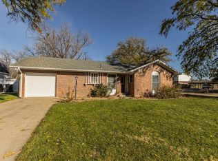 1319 Wilbre Rd, Salina, KS 67401