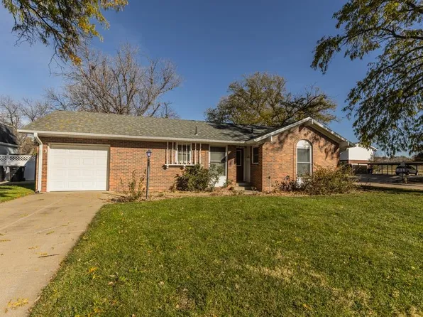 1319 Wilbre Rd, Salina, KS 67401