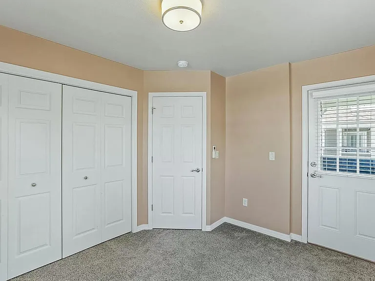 7125 N Crestline St #7 — Photo 11