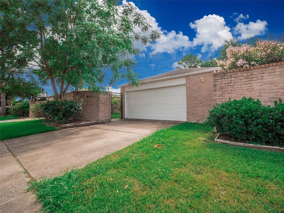 1st image of 9411 Clipperwood Pl