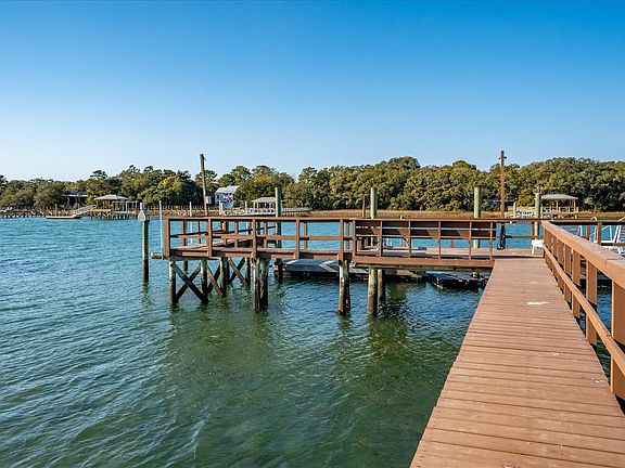 2nd image of 27 Waterway Island Dr