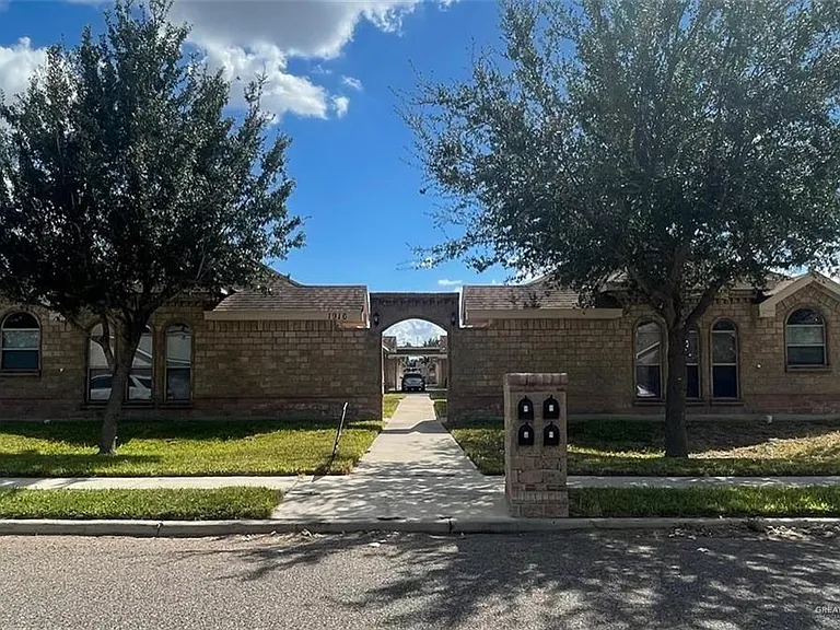 1916 Upland Dr #1 — Photo 1