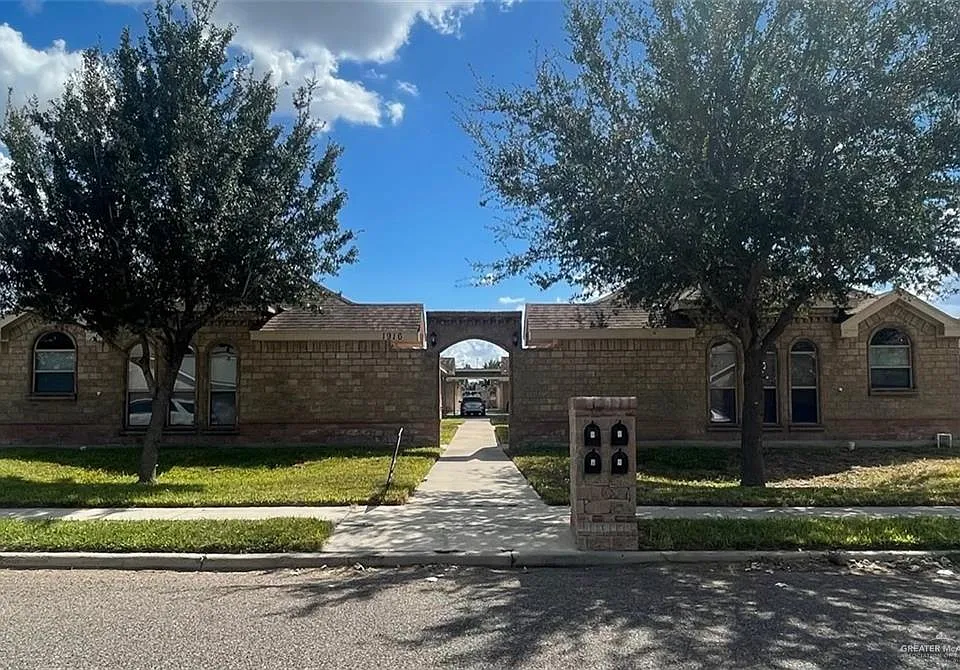 1916 Upland Dr #1