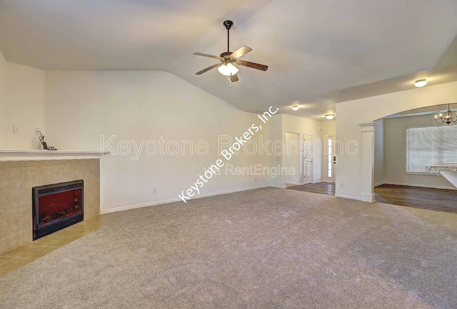 3 bed, 2.0 bath, 2055 sqft, $1,899 — Photo 4