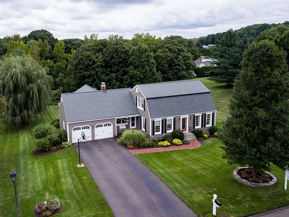 1st image of 11 Wildwood Ln