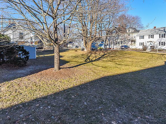 5th image of 445 Marcy St