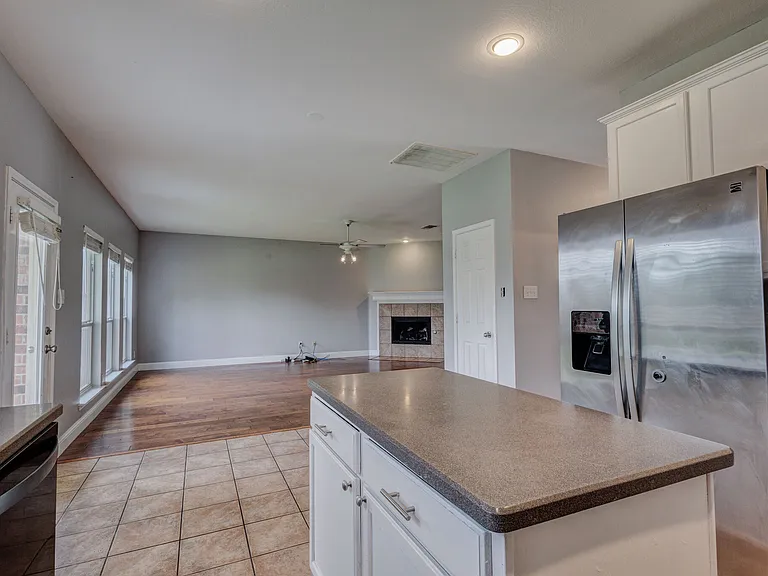 6107 Lakecrest Dr — Photo 11