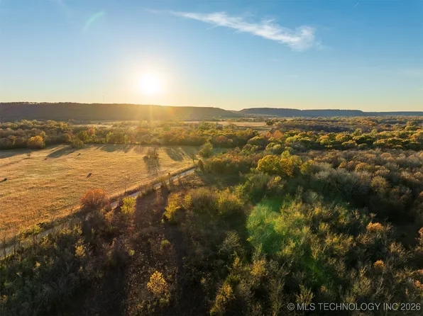 1 E 1020th Rd, Warner, OK 74469