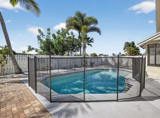 22732 Pickerel Cir, Boca Raton, FL 33428