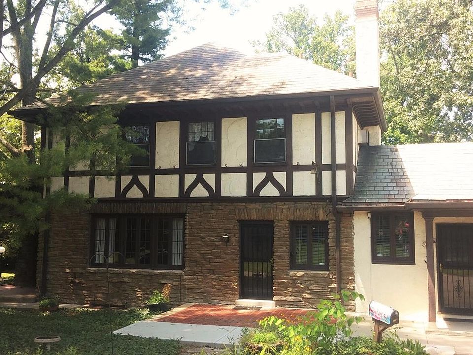 2nd image of 3738 Woodford Rd