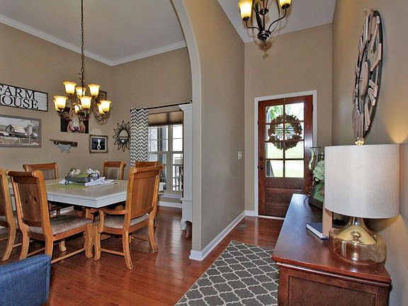 5th image of 406 Artesa Dr