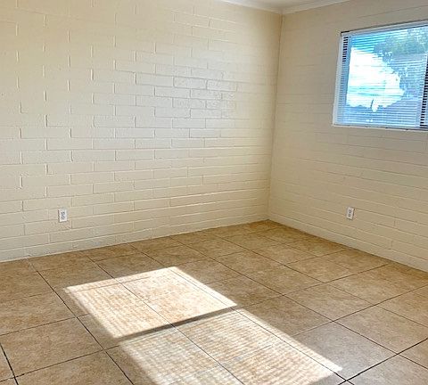 4th image of 809 E Vogel Ave APT 28