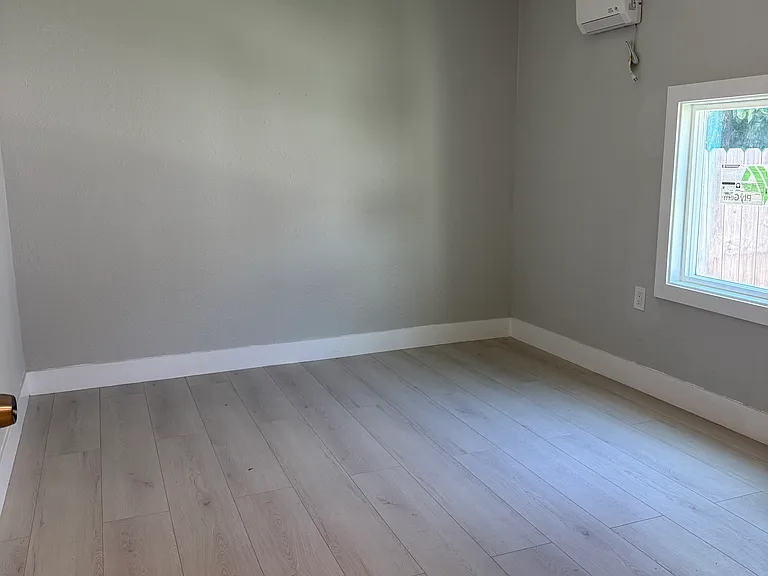 2834 Abbey St — Photo 12