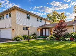 N240 County Farm Rd, Winfield, IL 60190