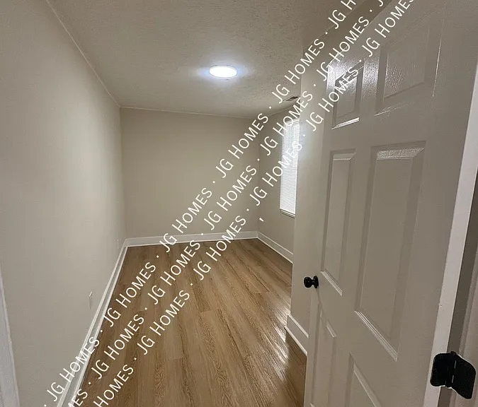 2725 Hale Ave — Photo 17