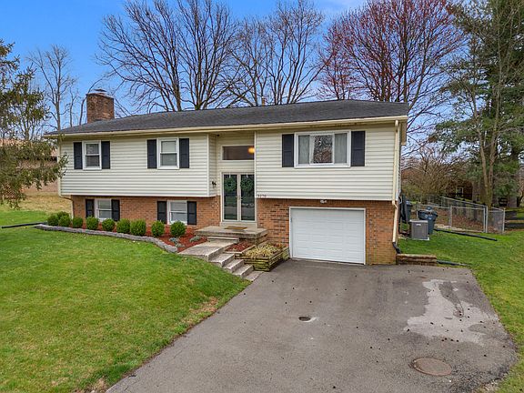 2nd image of 3270 Aqueduct Dr