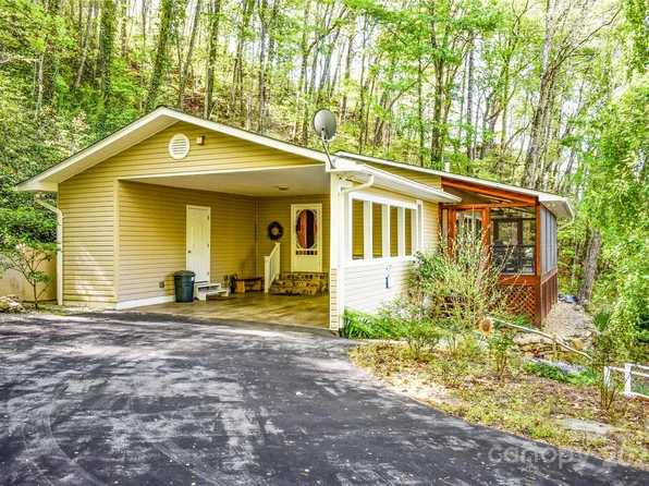 12 Bear Cove Ln, Bryson City, NC 28713
