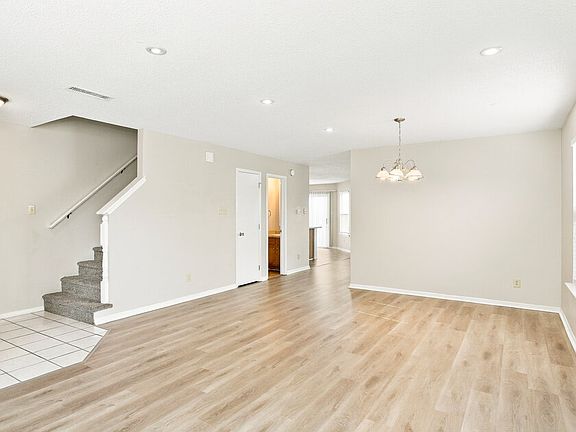 5th image of 14289 Weeping Cherry Dr