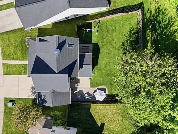 4th image of 2926 Brooks Bend Dr
