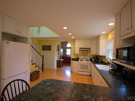 5th image of 51 Lakeside Dr #51