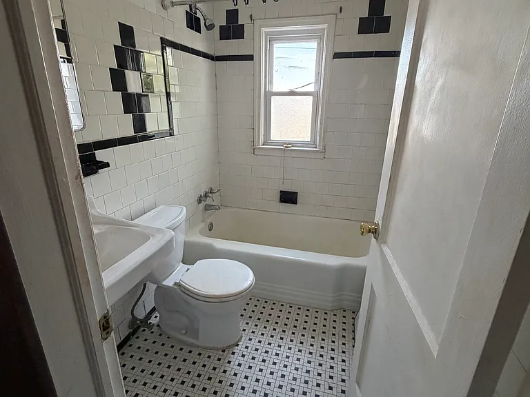 7926 Kavanagh Rd — Photo 7