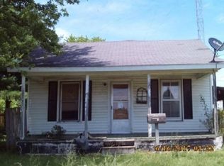209 W North St, Roodhouse, IL 62082