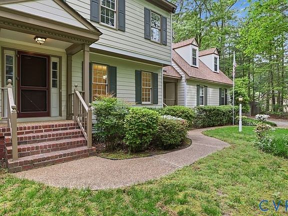 2nd image of 8407 Knollwood Ct