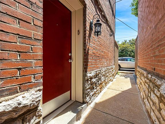 3rd image of 5236 Waterman Blvd APT B