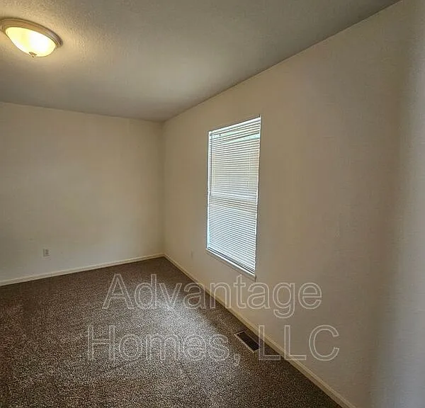 801 Johnson Cir #B — Photo 7