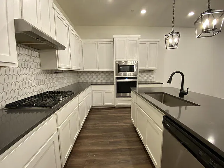 3306 Colorado Ln — Photo 4