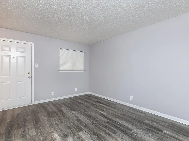 Wilshire Manor — Photo 16