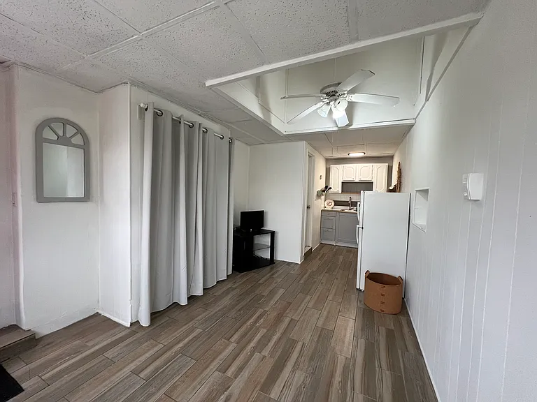370 NE 166th St #B — Photo 13