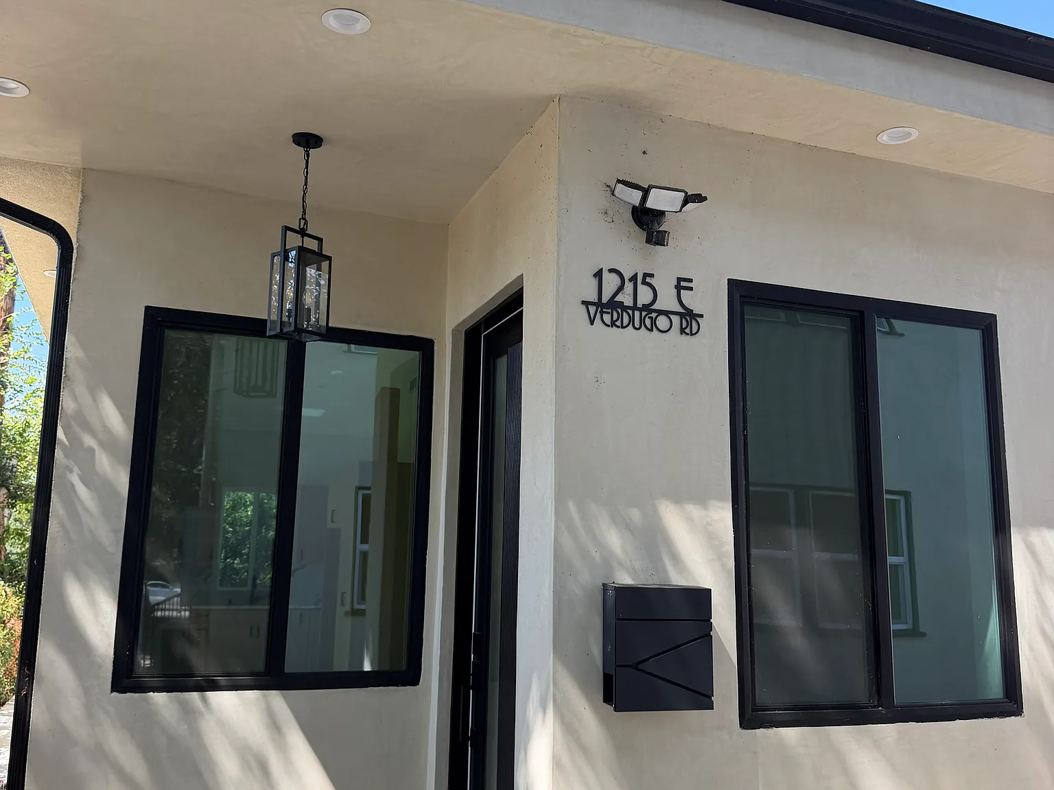 2 bed, 900 sqft, $3,750 — Photo 1