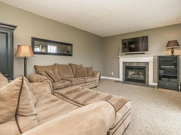 3rd image of 292 Leestone Ct