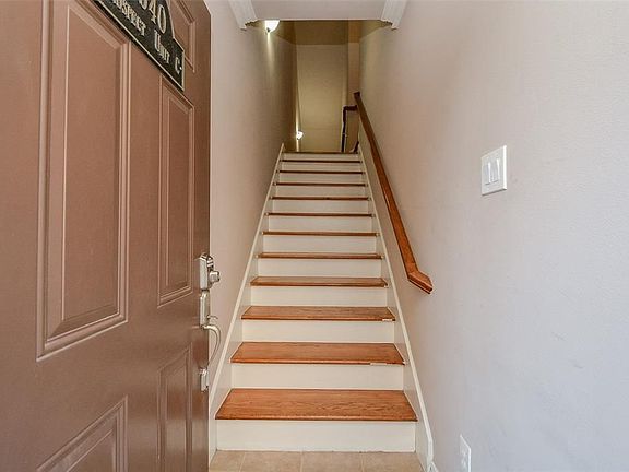 3rd image of 2540 Prospect St #C
