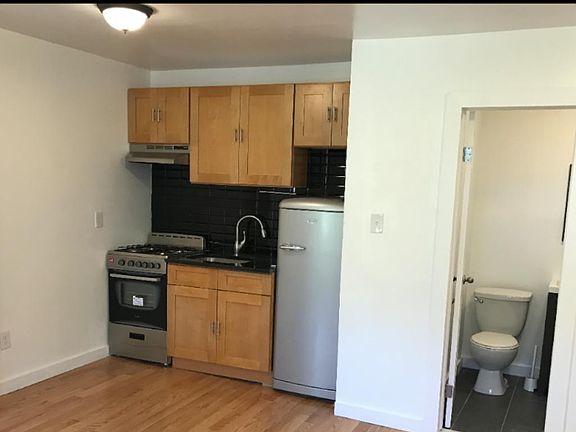 2nd image of 220 Targee St #1BD