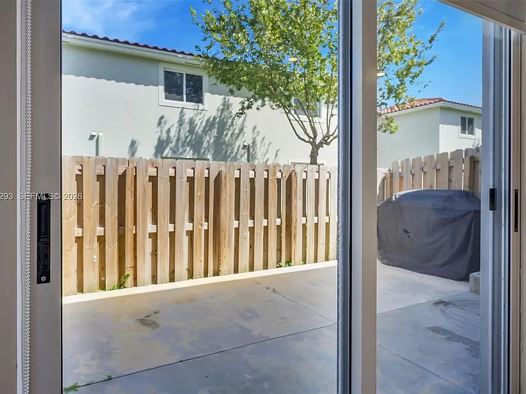 149 NE 3rd Ct — Photo 17