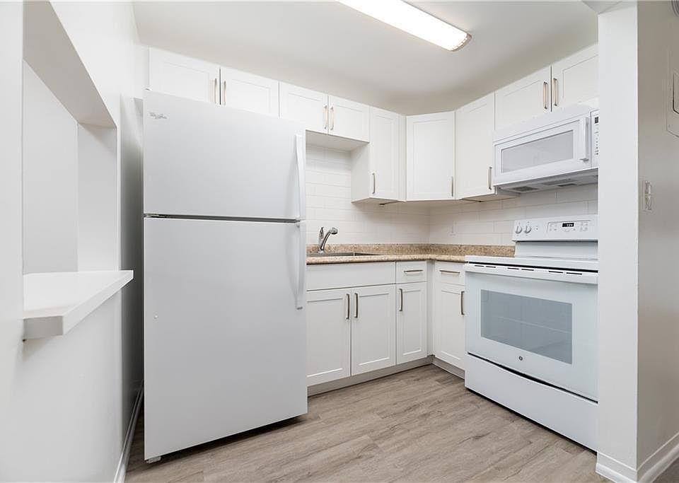 1st image of 1151 NE 17th Ct APT 20