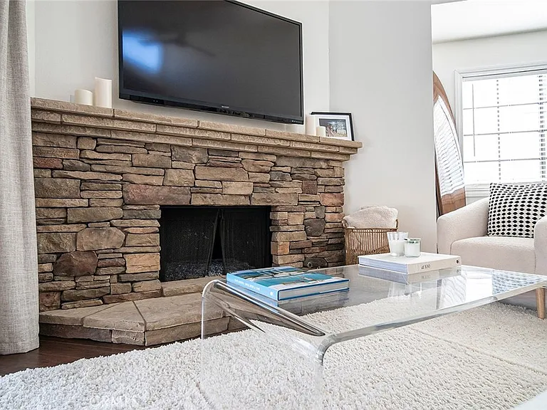 345 Avocado St #A4 — Photo 4